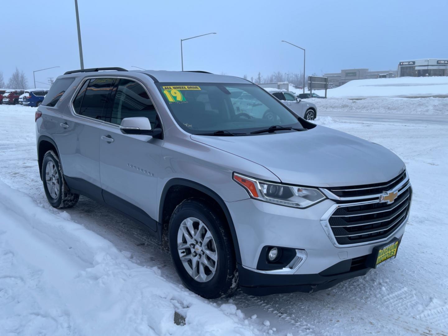 2019 Silver /charcoal cloth Chevrolet Traverse LT Cloth AWD (1GNEVGKW4KJ) with an 3.6L V6 DOHC 24V engine, 9A transmission, located at 1960 Industrial Drive, Wasilla, 99654, (907) 274-2277, 61.573475, -149.400146 - Photo#5